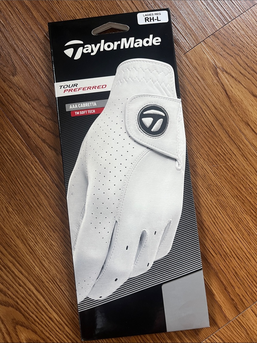 TaylorMade tour preferred White Womenโs Golf Glove with Black Logo Patch